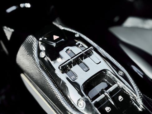 Used 2022 Ferrari SF90 Stradale image 64