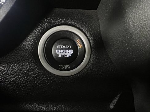 Used 2022 RAM 2500 Tradesman w/ Chrome Appearance Group image 32