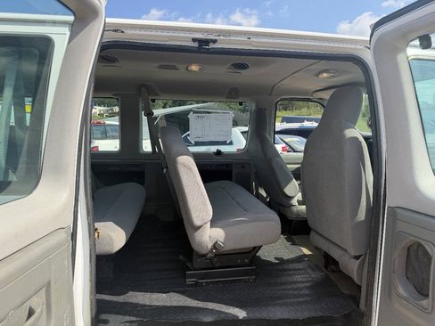 Used 2012 Ford E-350 and Econoline 350 XLT RWD image 15