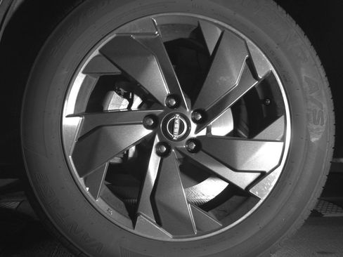 Used 2025 Nissan Rogue SV image 9