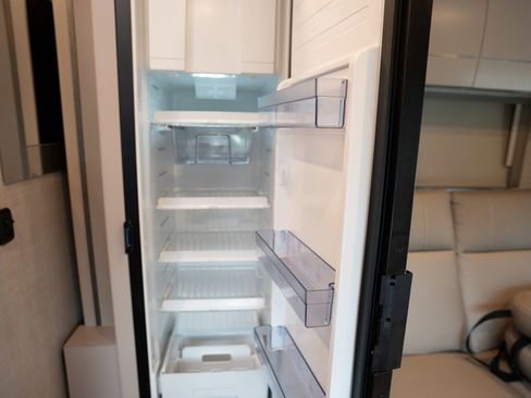 Used 2023 Mercedes-Benz Sprinter 4500 image 29