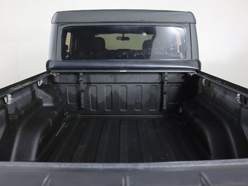 Used 2020 Jeep Gladiator Sport w/ Quick Order Package 24S image 16