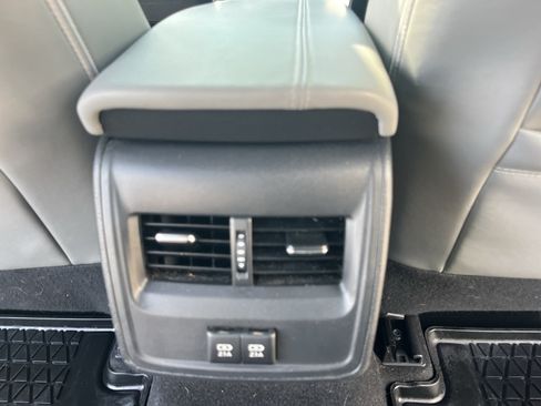 Used 2020 Toyota Avalon XLE w/ Moonroof Package FWD image 42