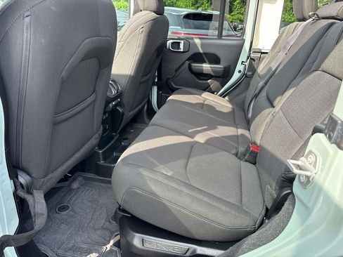Used 2023 Jeep Wrangler Unlimited w/ Sun & Screen Package AWD/4WD image 12