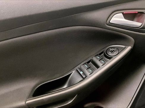 Used 2017 Ford Focus SEL w/ Cold Weather Package image 22