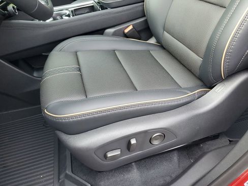 New 2026 Chevrolet Traverse High Country w/ LPO, Floor Liner Package AWD/4WD image 16