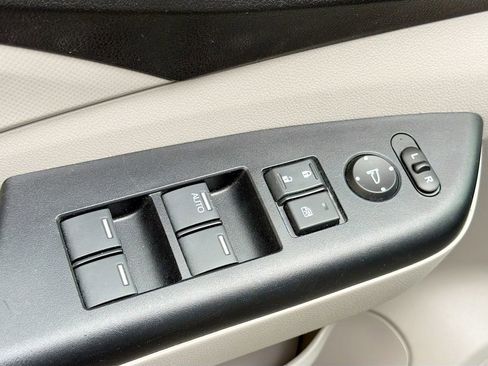 Used 2014 Honda CR-V LX image 17