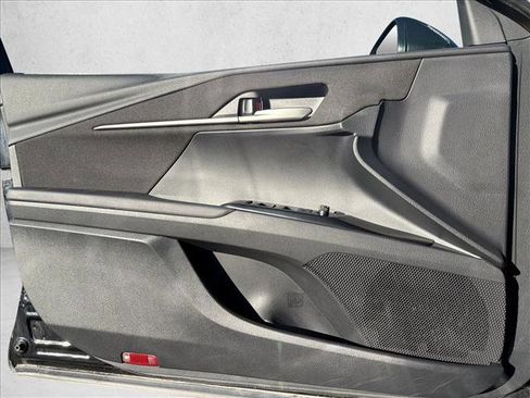 Used 2025 Toyota Camry LE image 10