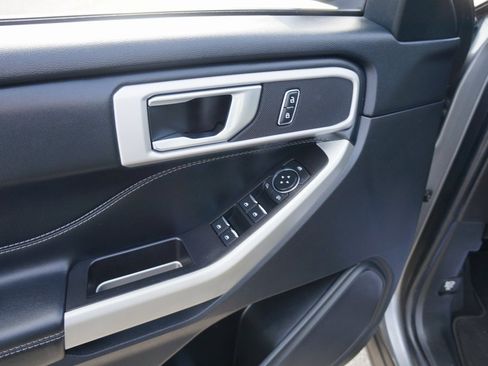 Used 2022 Ford Explorer XLT w/ Class IV Trailer Tow Package image 16