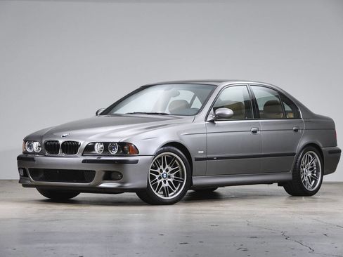 Used 2003 BMW M5 image 1