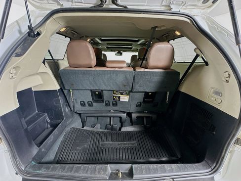 Used 2019 Toyota Sienna Limited Premium AWD/4WD image 38