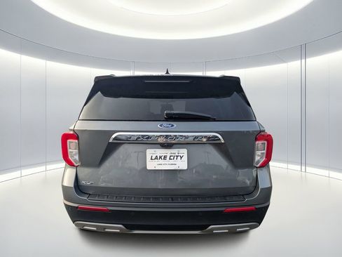 Used 2023 Ford Explorer XLT w/ Equipment Group 202A image 5