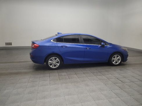 Used 2018 Chevrolet Cruze LT w/ Convenience Package FWD image 10