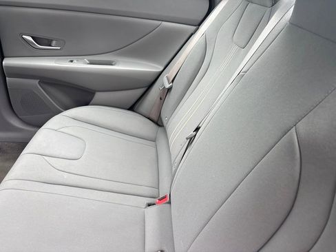 Used 2025 Hyundai Elantra Hybrid FWD image 23