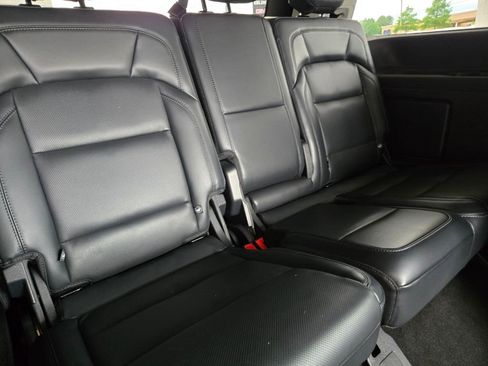 Used 2025 Lincoln Navigator Reserve AWD/4WD image 19