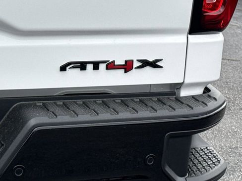 New 2026 GMC Sierra 1500 AT4X w/ LPO, Black Badging Package AWD/4WD image 10