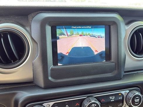 Used 2021 Jeep Gladiator Sport AWD/4WD image 17