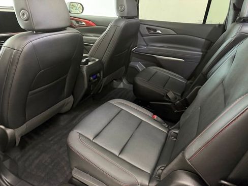 Used 2025 Chevrolet Traverse Z71 AWD/4WD image 24