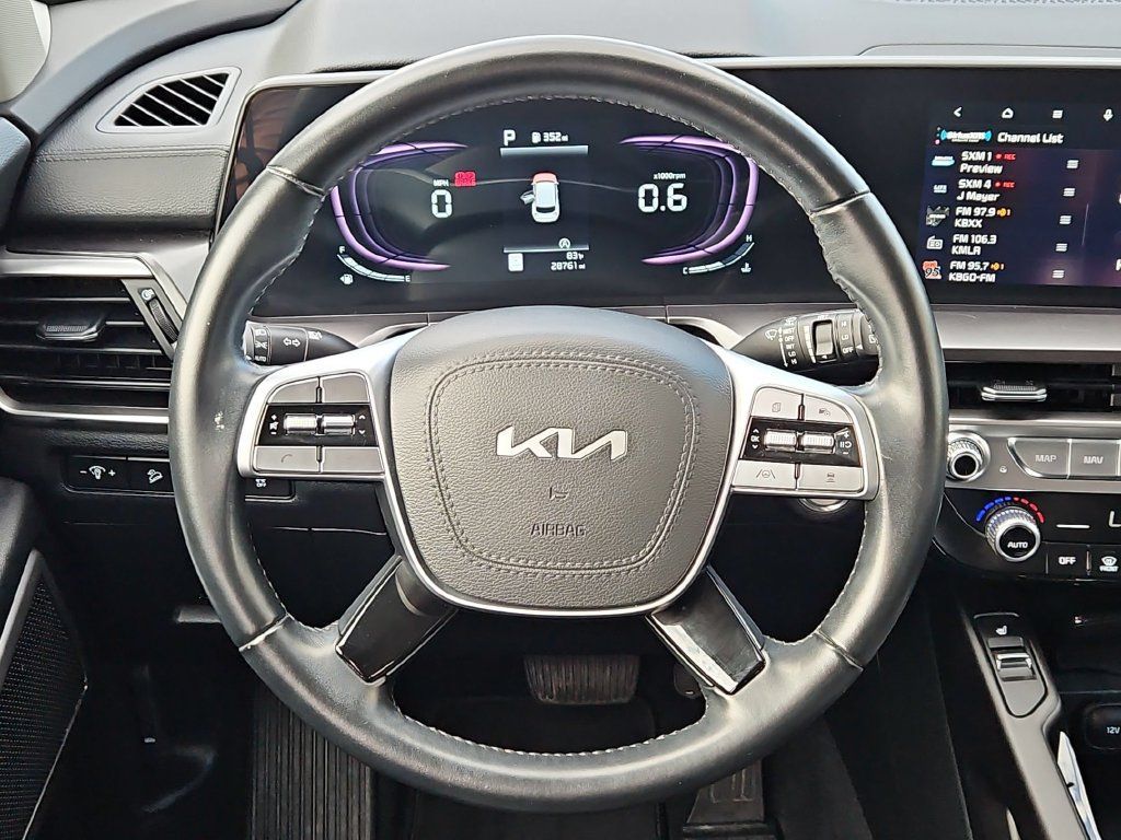 Used 2025 Kia Telluride S FWD image 23