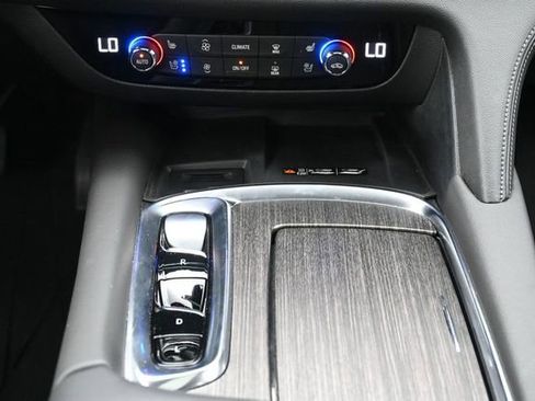 Used 2024 Buick Enclave Avenir w/ Avenir Technology Package AWD/4WD image 24