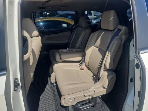 Used 2019 Honda Odyssey Touring image 3