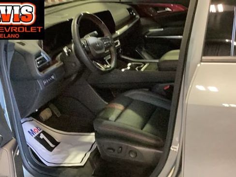 Used 2024 Chevrolet Traverse RS w/ LPO, Floor Liner Package AWD/4WD image 13