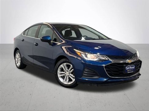 Used 2019 Chevrolet Cruze LT w/ Convenience Package image 7