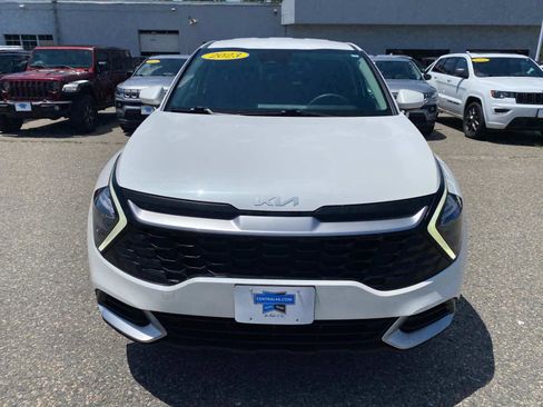 Used 2023 Kia Sportage LX image 9