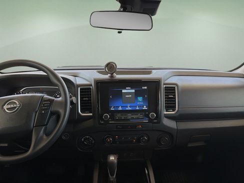 Certified 2024 Nissan Frontier SV w/ Technology Package AWD/4WD image 8