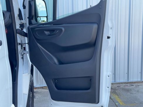 Used 2019 Mercedes-Benz Sprinter 1500 w/ Front Bench Seat Package image 29