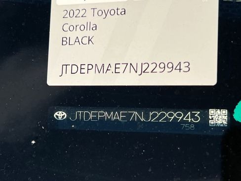 Used 2022 Toyota Corolla LE image 23