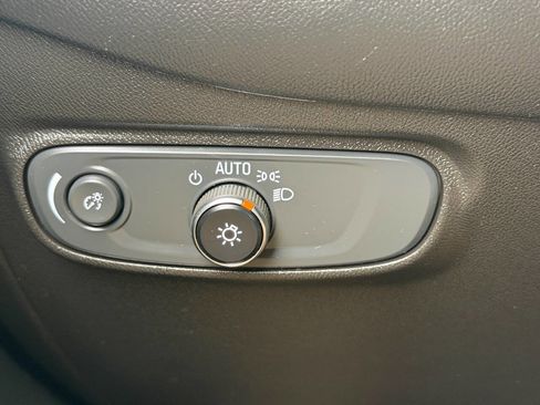 Used 2021 Chevrolet Equinox LT image 26