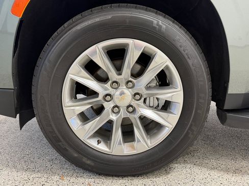 Used 2023 Chevrolet Suburban Premier RWD image 11