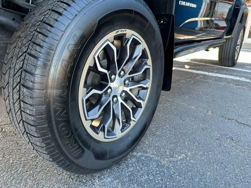 Used 2022 Chevrolet Colorado ZR2 image 9