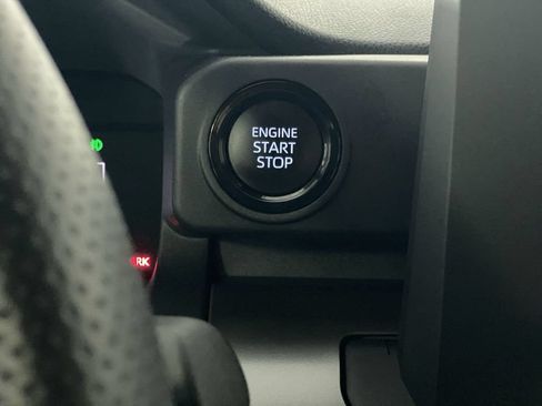 Used 2024 Toyota Tacoma SR5 w/ SR5 Upgrade Package AWD/4WD image 22