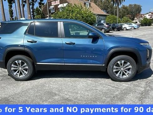 New 2026 Chevrolet Equinox LT w/ Convenience Package II FWD image 2