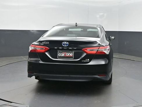 Used 2019 Toyota Camry LE FWD image 31