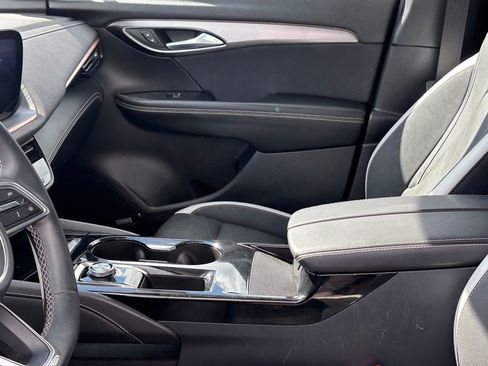 Used 2025 Buick Envision Sport Touring image 10