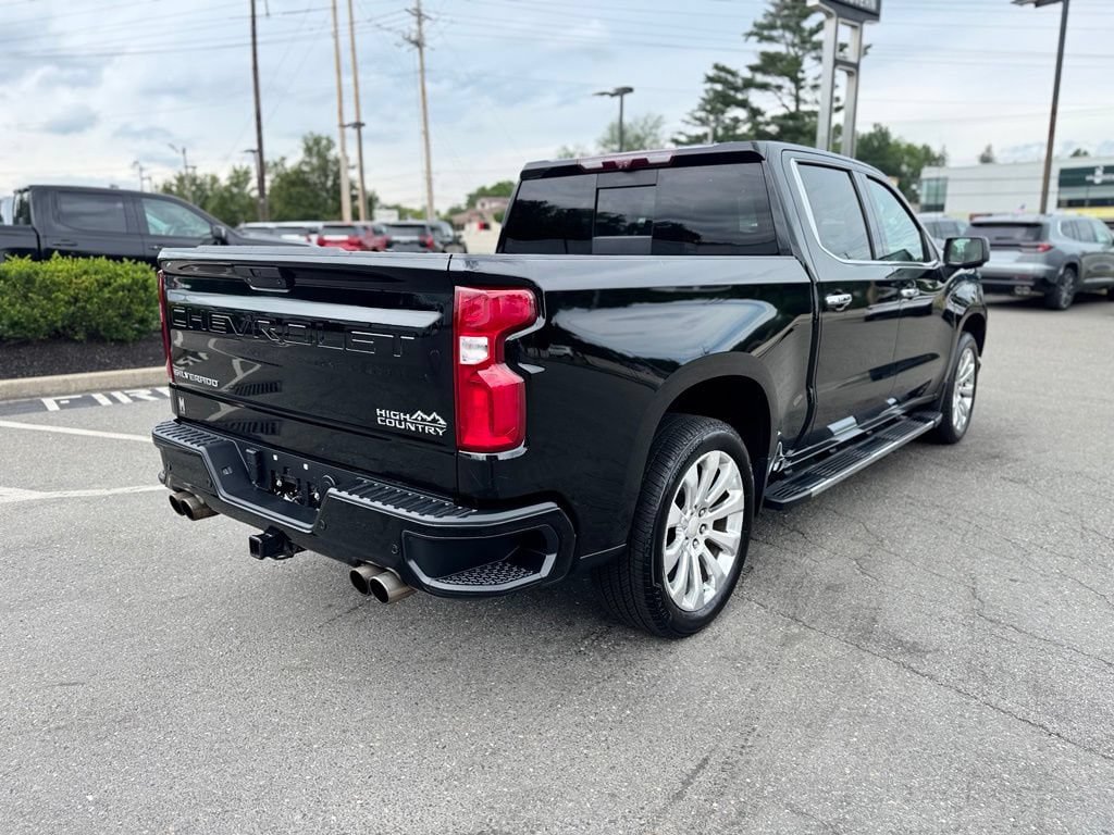 Used 2022 Chevrolet Silverado 1500 High Country w/ Technology Package AWD/4WD image 6