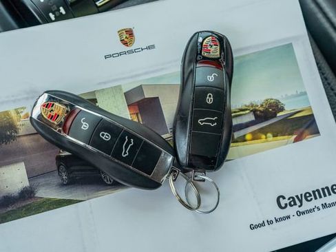 Used 2018 Porsche Cayenne GTS image 50