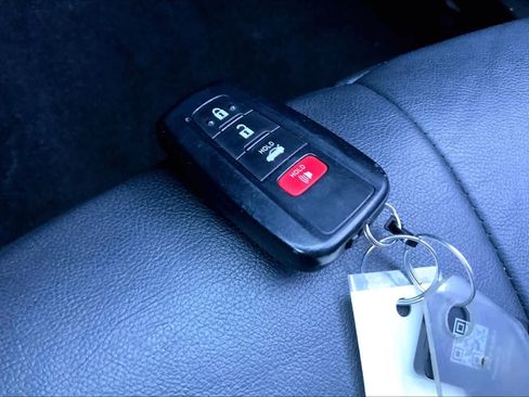 Used 2024 Toyota Camry XLE image 14