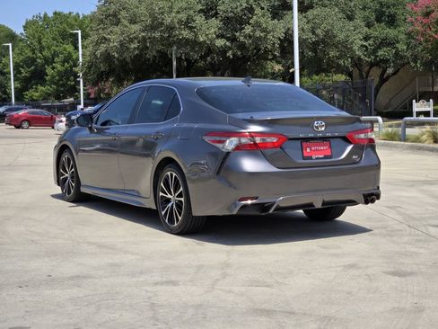 Used 2018 Toyota Camry SE w/ Audio Package FWD image 3