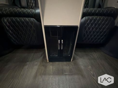 Used 2018 Mercedes-Benz Sprinter 2500 image 24