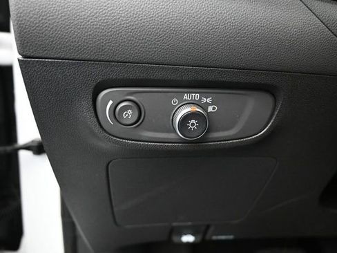 Used 2025 Buick Encore GX Preferred AWD/4WD image 14
