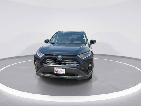 Certified 2021 Toyota RAV4 XLE Premium AWD/4WD image 3