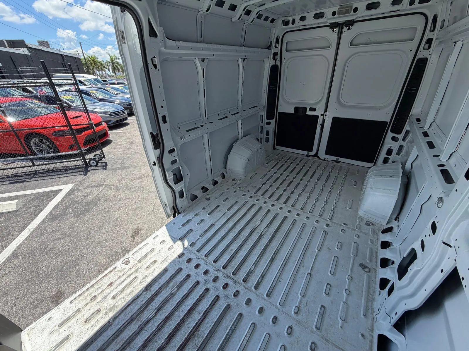 Used 2023 RAM ProMaster 2500 FWD image 23
