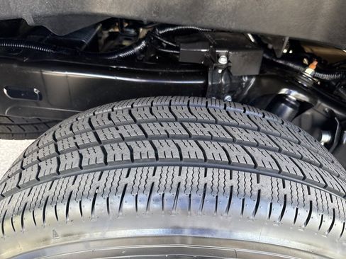 Used 2025 Toyota Tacoma SR5 image 11