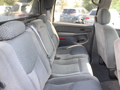 Used 2004 Chevrolet Avalanche 4x4 image 16