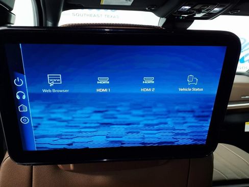 New 2026 Chevrolet Suburban High Country AWD/4WD image 12