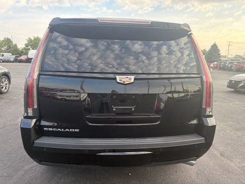 Used 2020 Cadillac Escalade Premium Luxury w/ Escalade Sport Edition AWD/4WD image 6